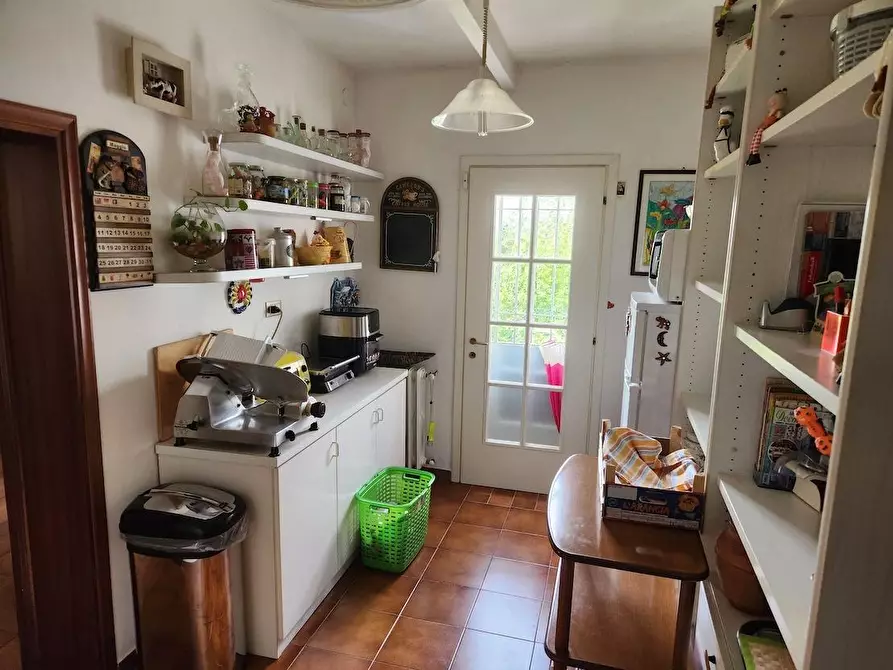 Immagine 12 di Casa indipendente in vendita  a Santa Maria A Monte