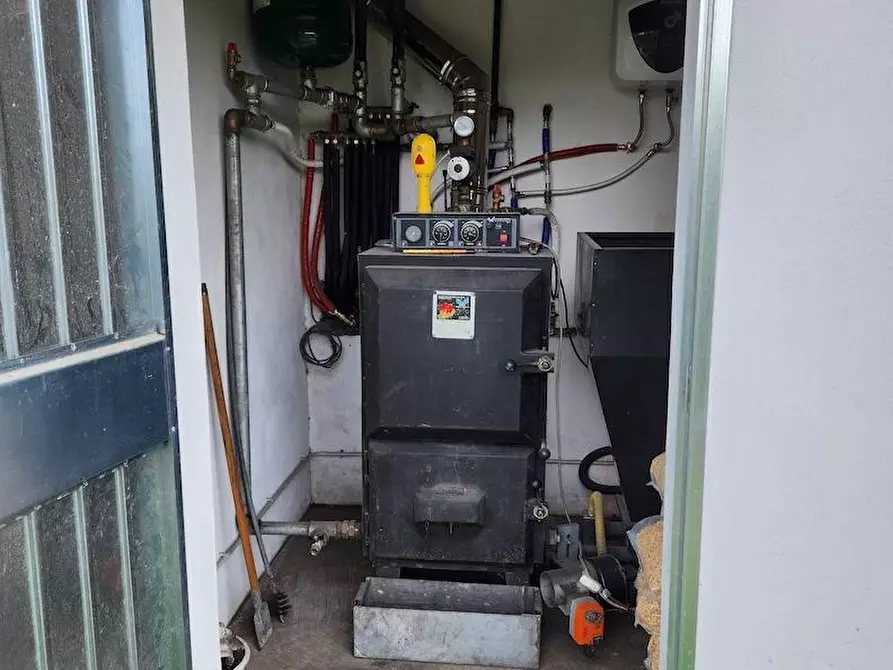 Immagine 44 di Casa indipendente in vendita  a Santa Maria A Monte