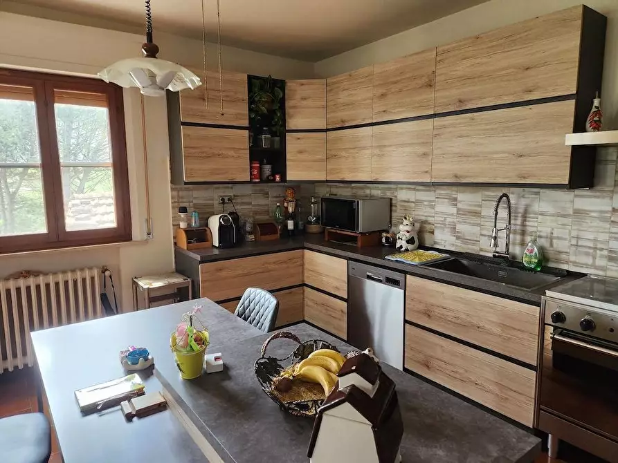 Immagine 11 di Casa indipendente in vendita  a Santa Maria A Monte