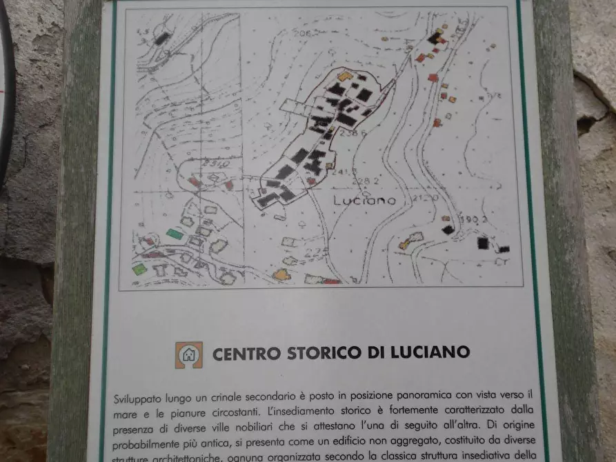 Immagine 35 di Casa colonica in vendita  a Massarosa