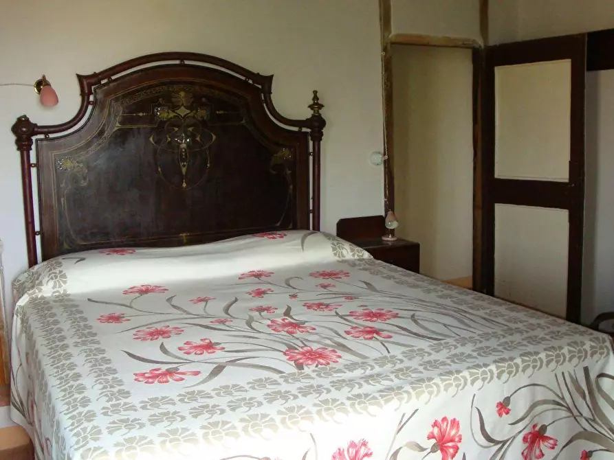 Immagine 30 di Casa colonica in vendita  a Massarosa