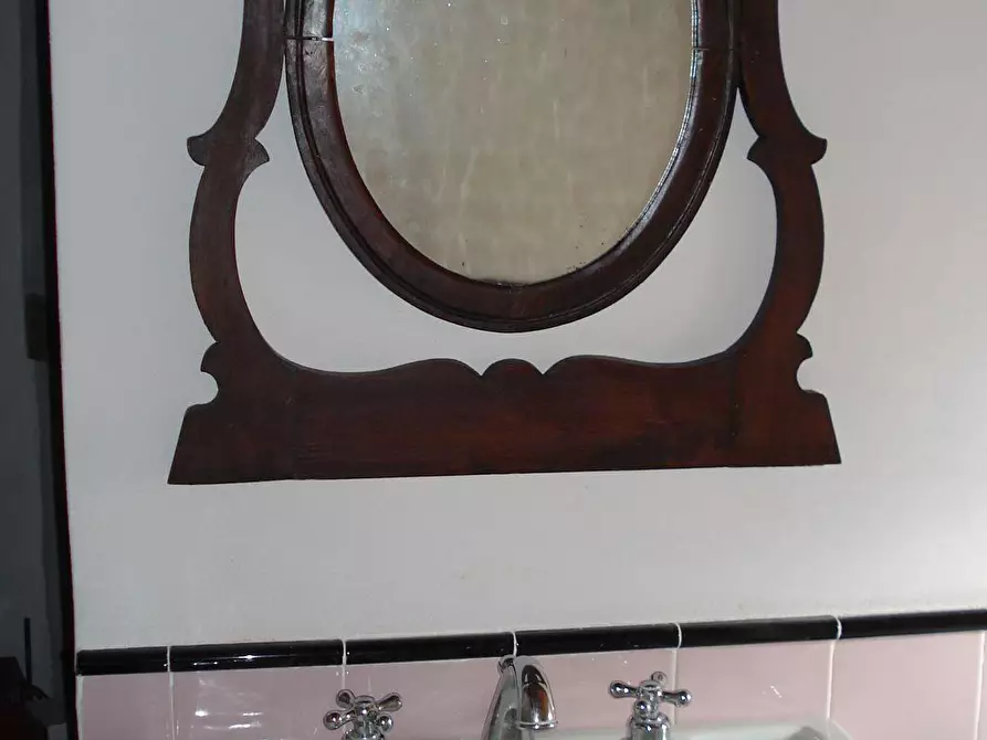 Immagine 28 di Casa colonica in vendita  a Massarosa