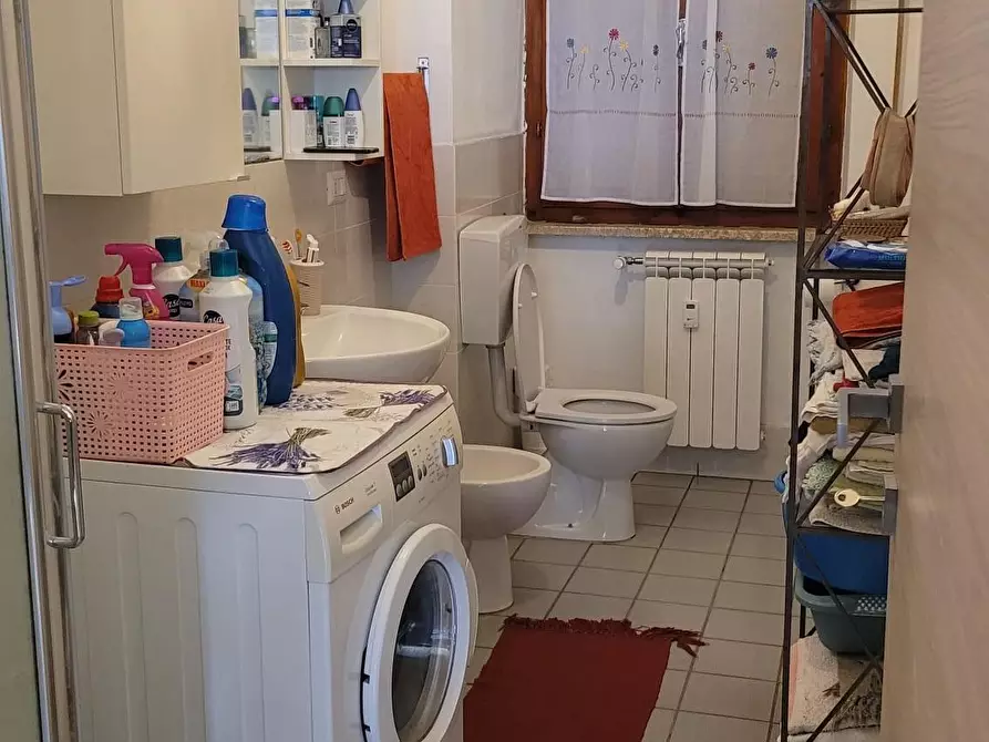 Immagine 4 di Appartamento in vendita  a Carrara