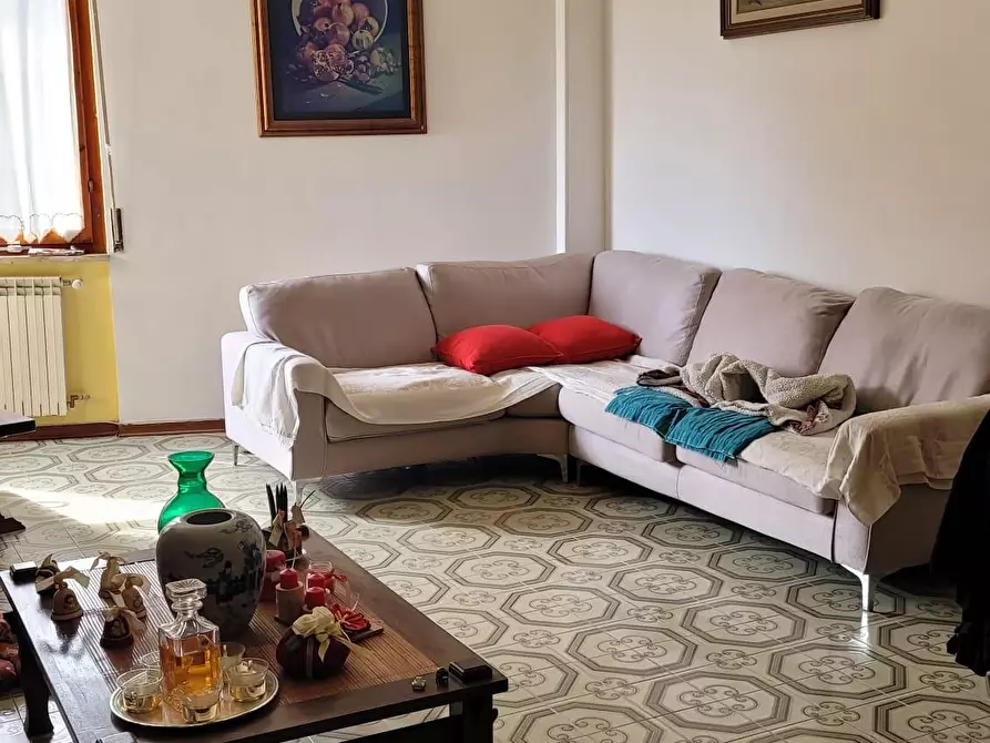 Immagine 5 di Appartamento in vendita  a Carrara