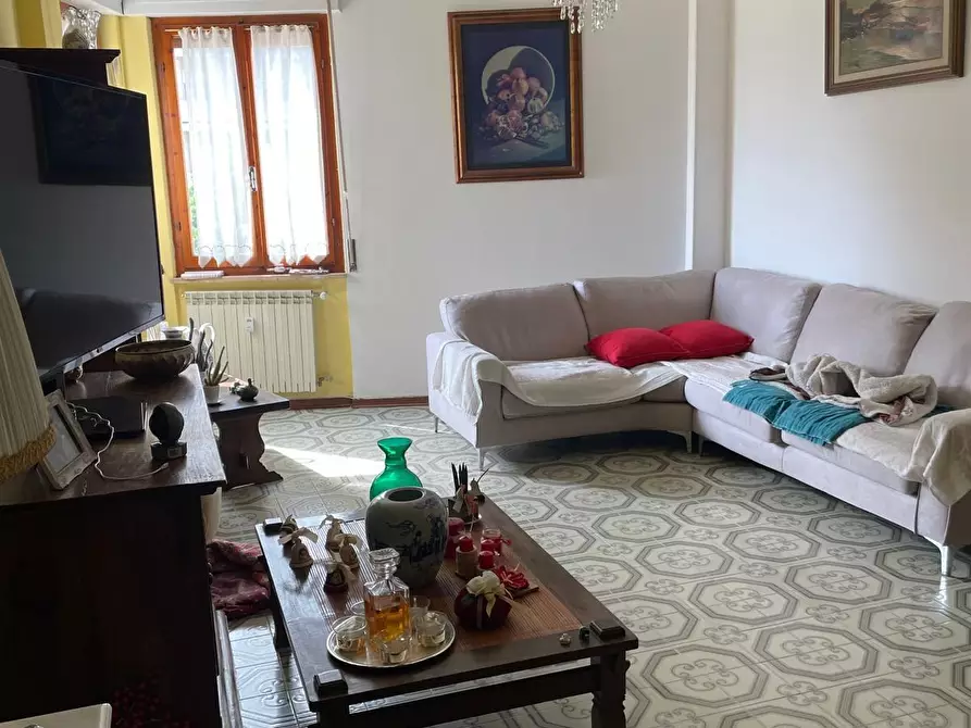 Immagine 1 di Appartamento in vendita  a Carrara