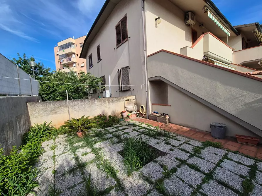 casa indipendente in vendita a Piombino