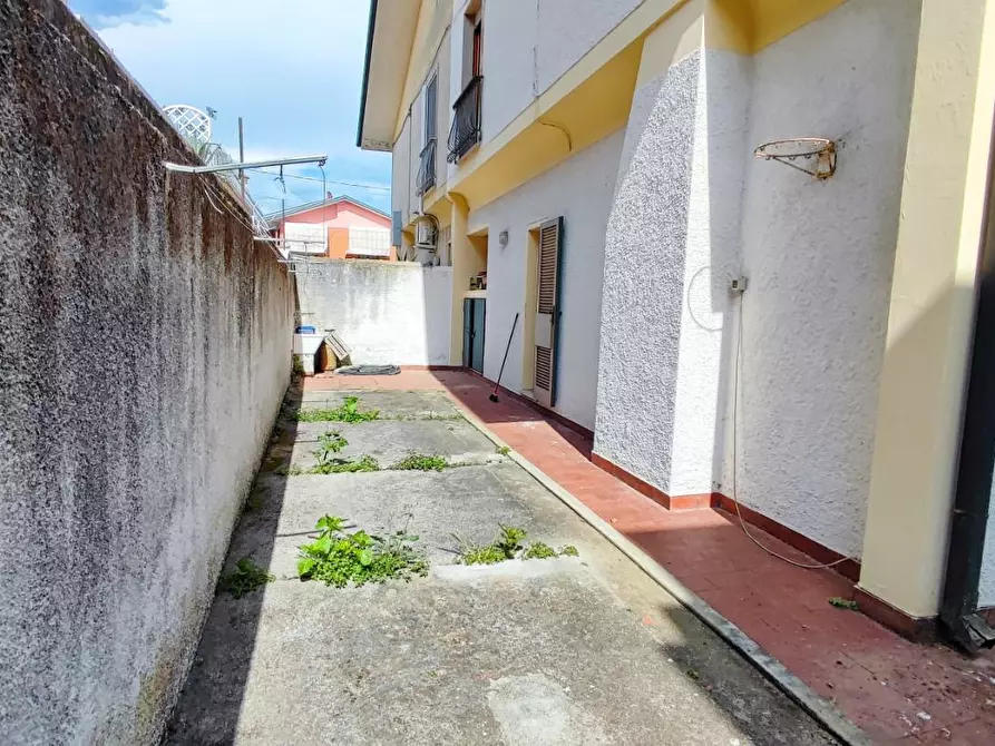 Immagine 18 di Casa bifamiliare in vendita  a Viareggio