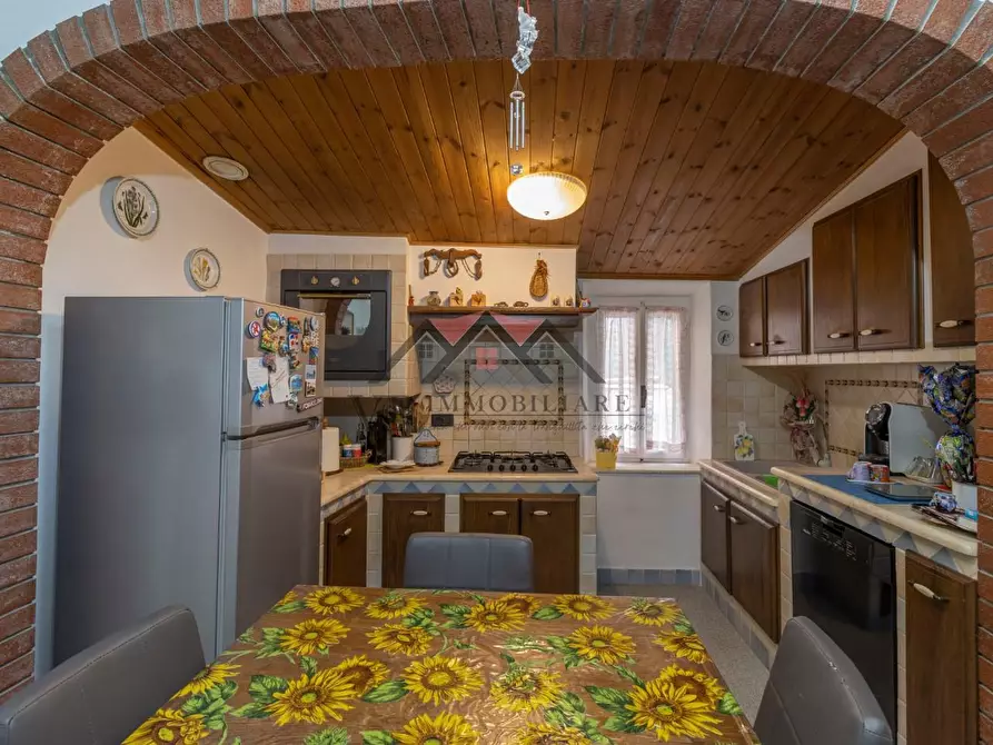 Immagine 2 di Appartamento in vendita  a Pomarance