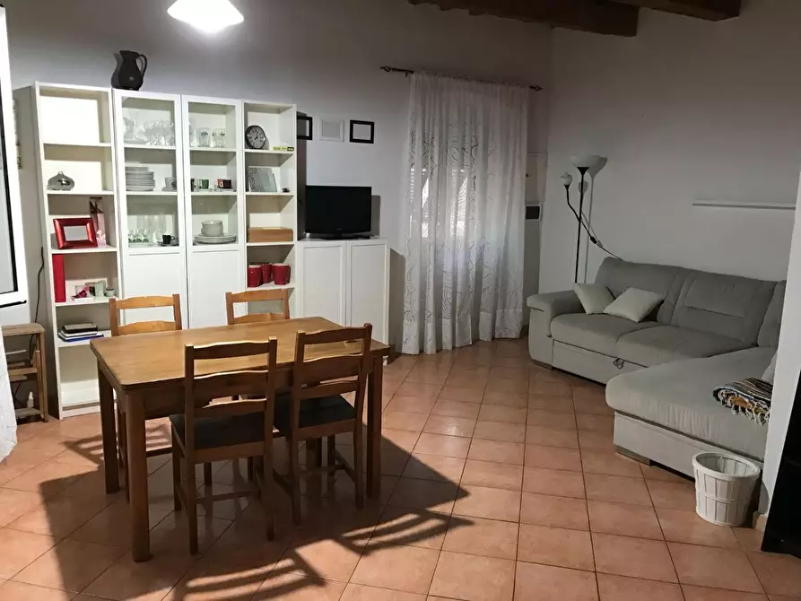 Immagine 2 di Appartamento in vendita  a Livorno