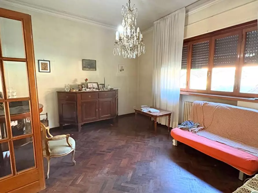 Immagine 27 di Villa in vendita  a Lucca