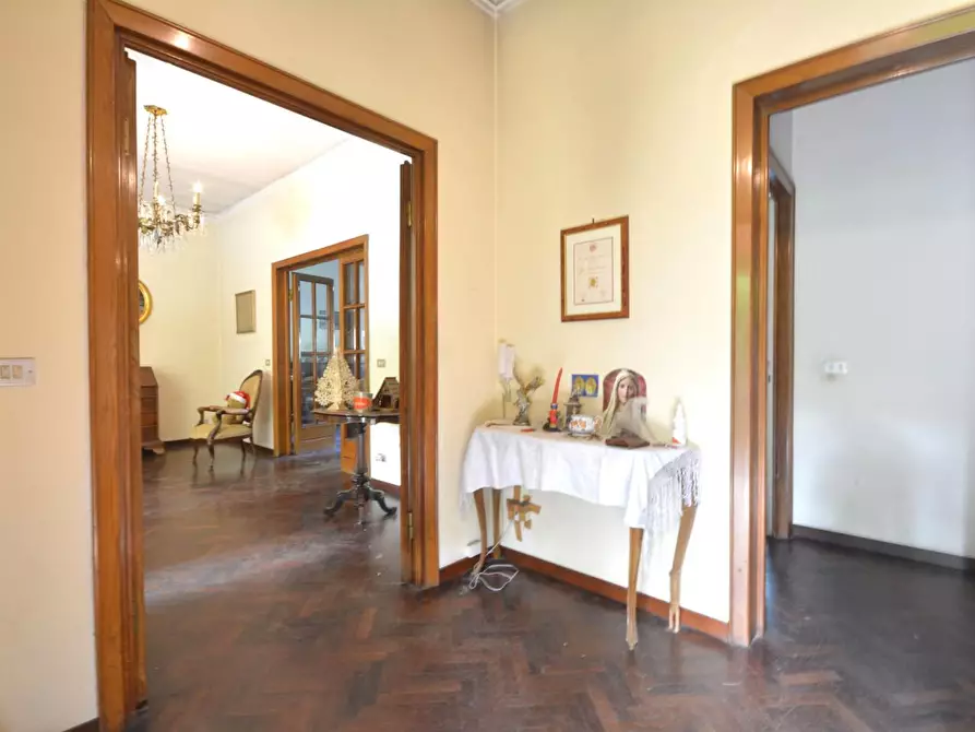 Immagine 21 di Villa in vendita  a Lucca