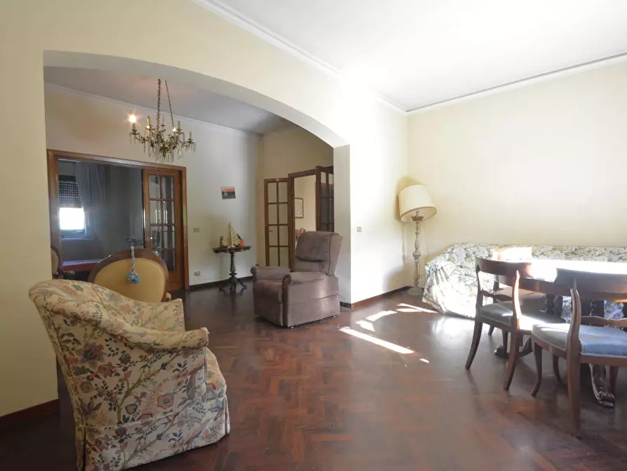 Immagine 8 di Villa in vendita  a Lucca