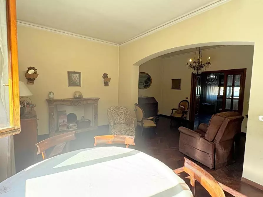 Immagine 18 di Villa in vendita  a Lucca