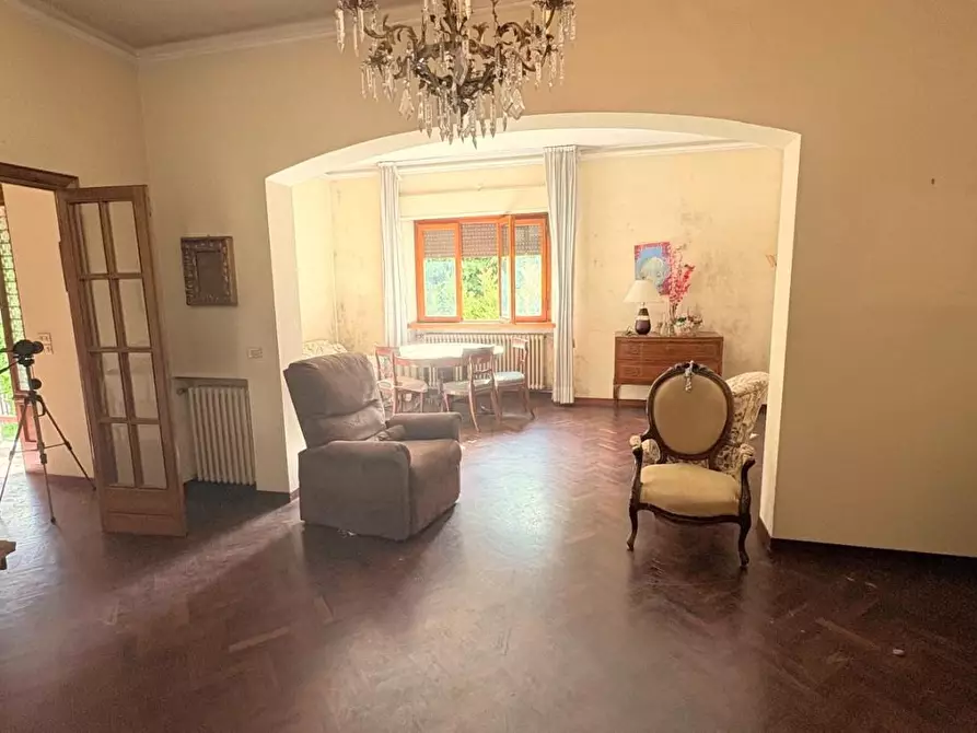 Immagine 17 di Villa in vendita  a Lucca