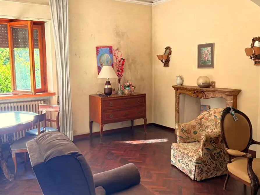 Immagine 12 di Villa in vendita  a Lucca