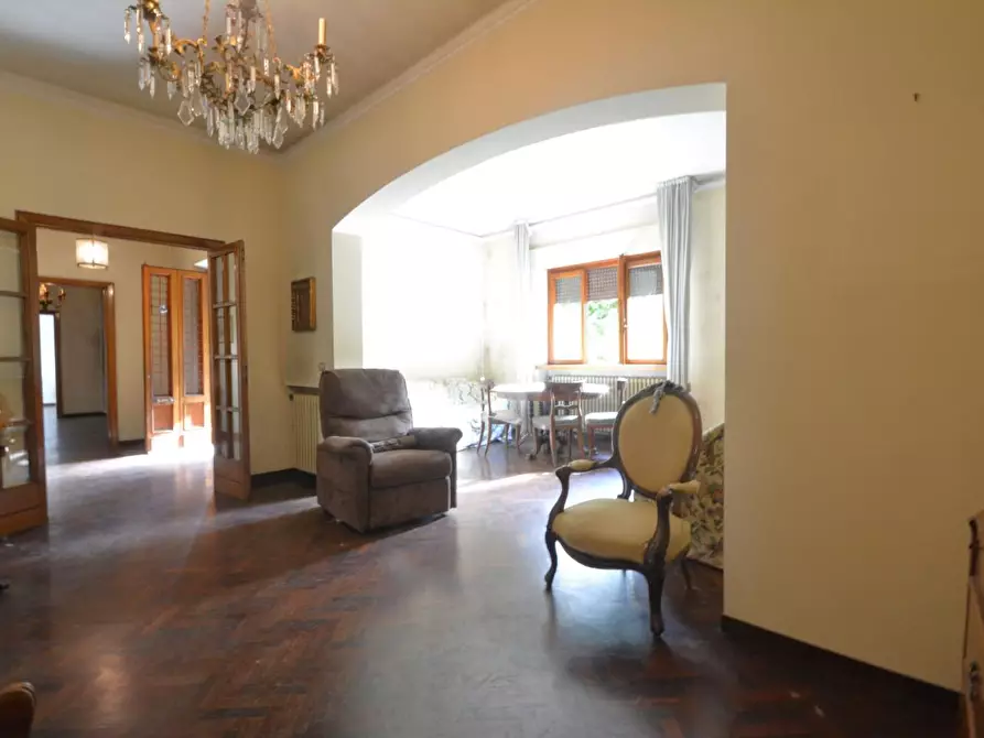 Immagine 10 di Villa in vendita  a Lucca
