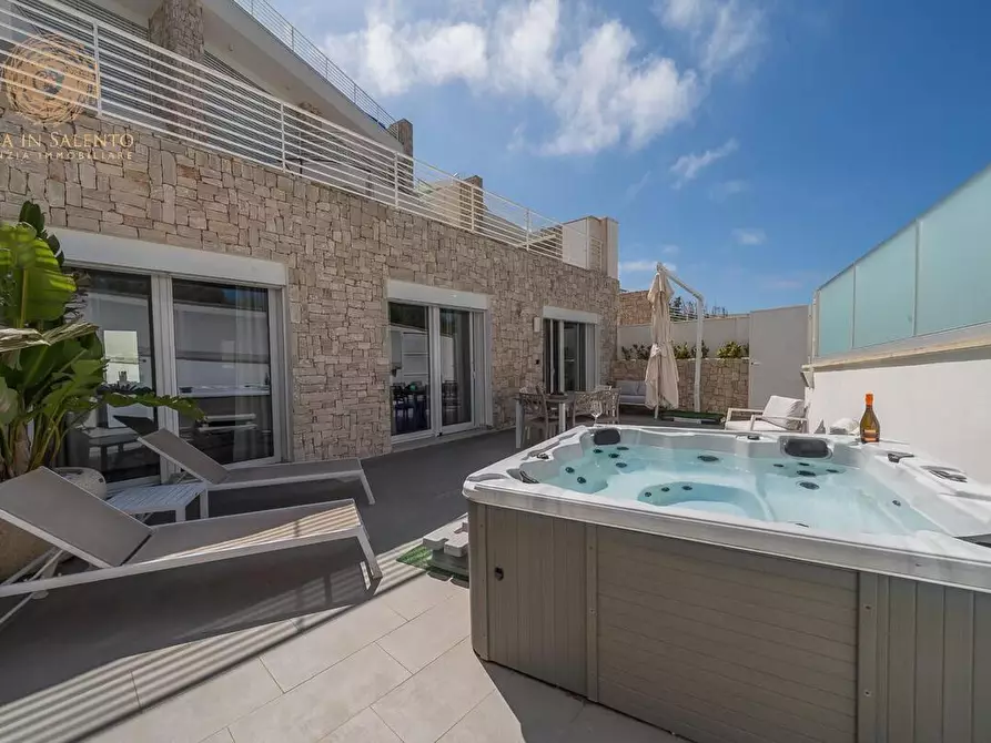 Immagine 2 di Appartamento in vendita  a Castrignano Del Capo