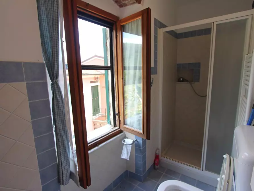 Immagine 21 di Appartamento in vendita  a Lerici