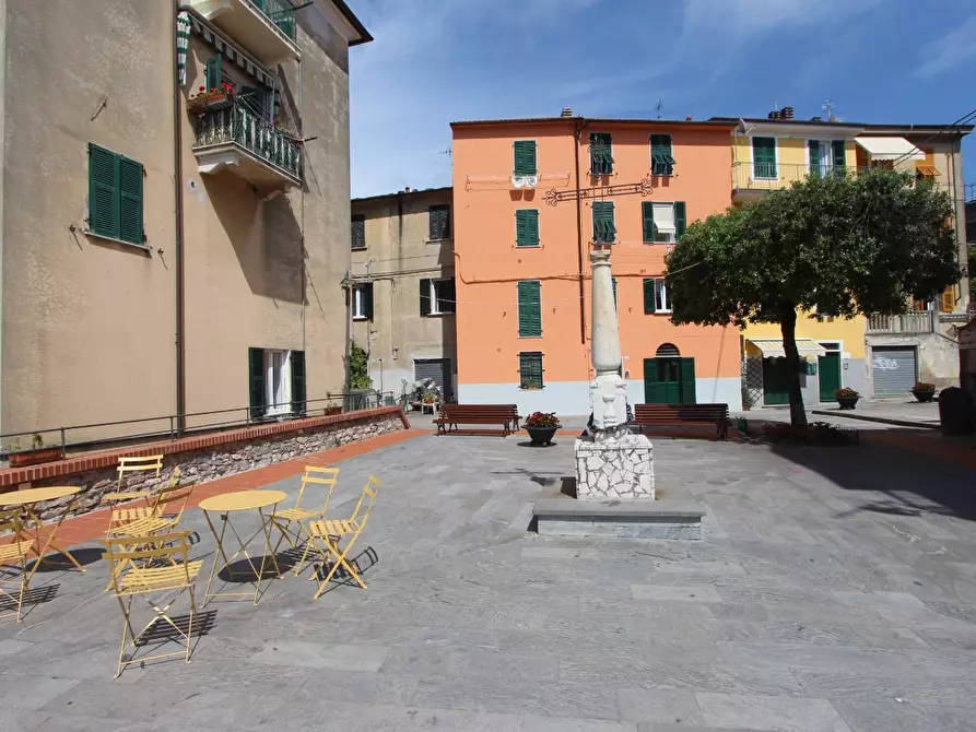 Immagine 9 di Appartamento in vendita  a Lerici
