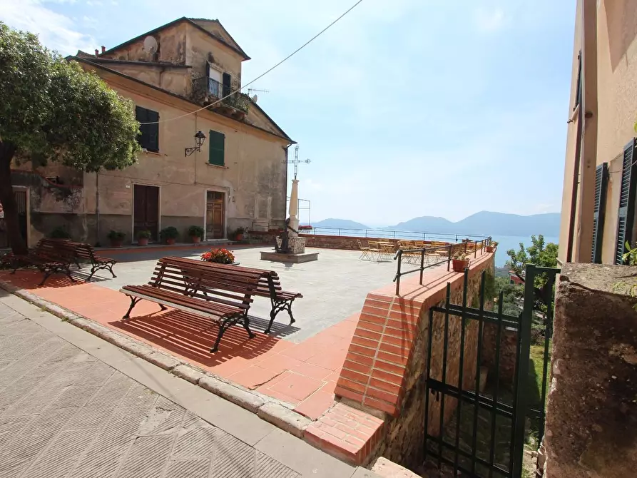 Immagine 3 di Appartamento in vendita  a Lerici