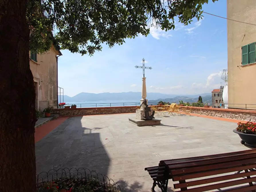 Immagine 4 di Appartamento in vendita  a Lerici