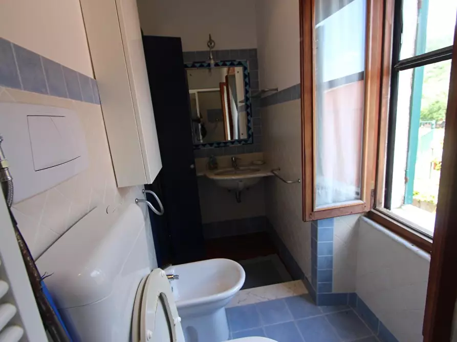 Immagine 22 di Appartamento in vendita  a Lerici