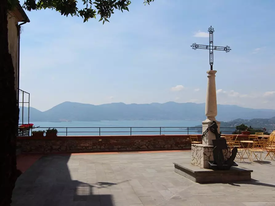 Immagine 5 di Appartamento in vendita  a Lerici