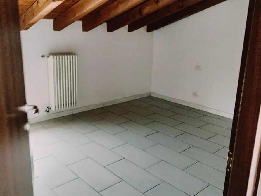 Immagine 6 di Appartamento in vendita  a Castelnovo Di Sotto