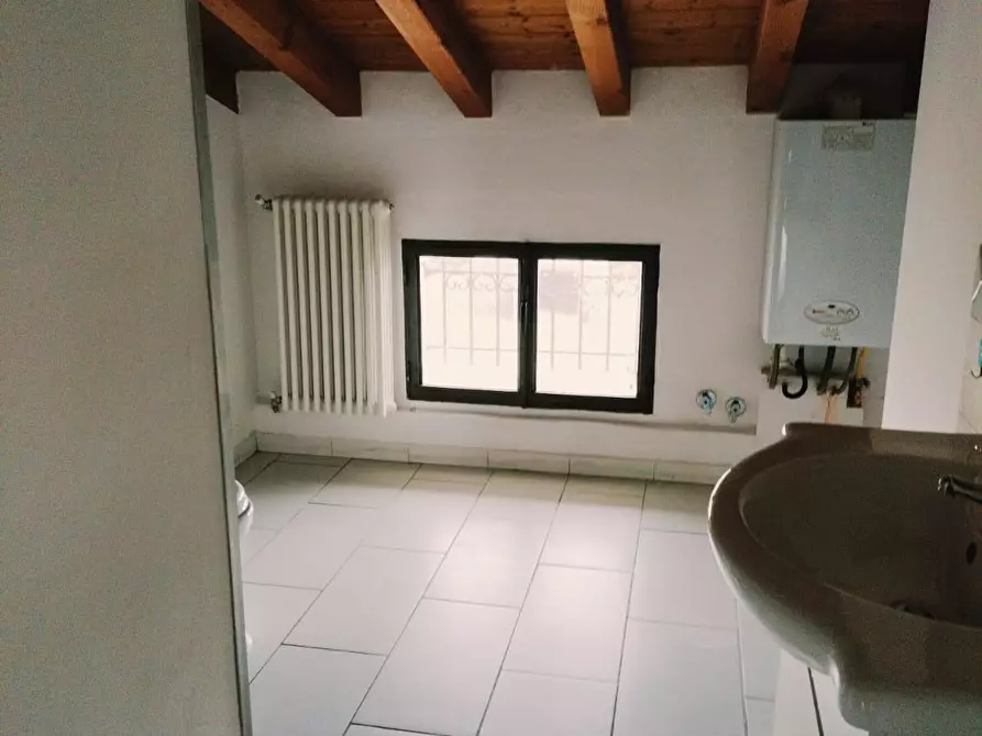 Immagine 8 di Appartamento in vendita  a Castelnovo Di Sotto