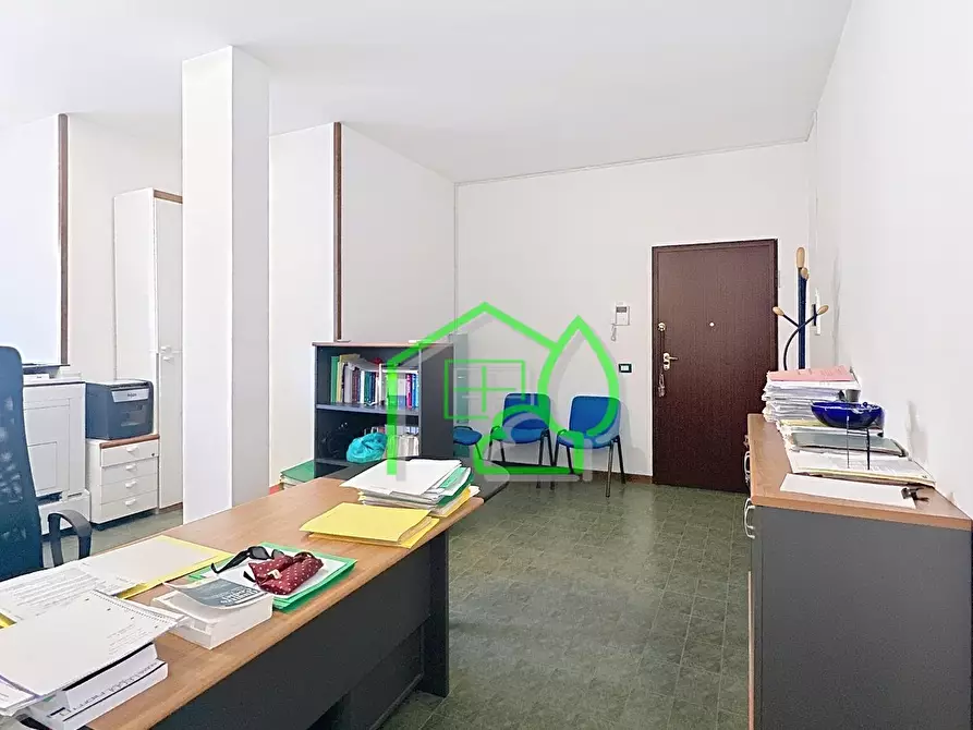 Immagine 5 di Ufficio in vendita  a Viareggio