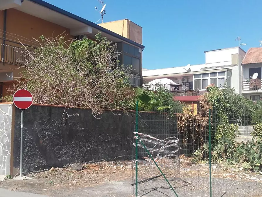 Immagine 2 di Terreno residenziale in vendita  a Camporotondo Etneo