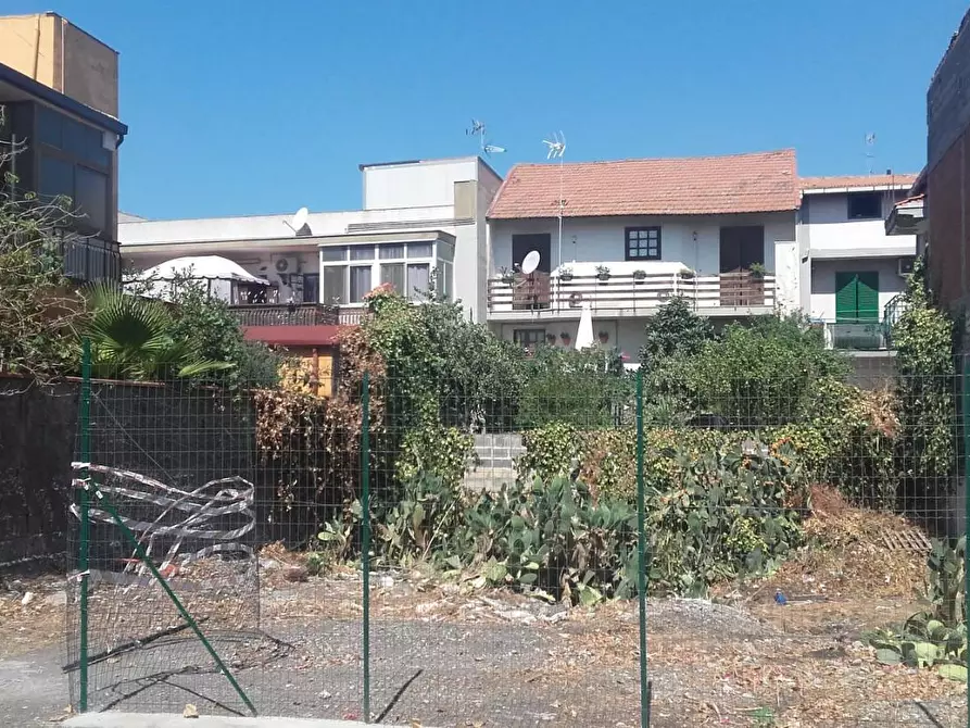 Immagine 3 di Terreno residenziale in vendita  a Camporotondo Etneo