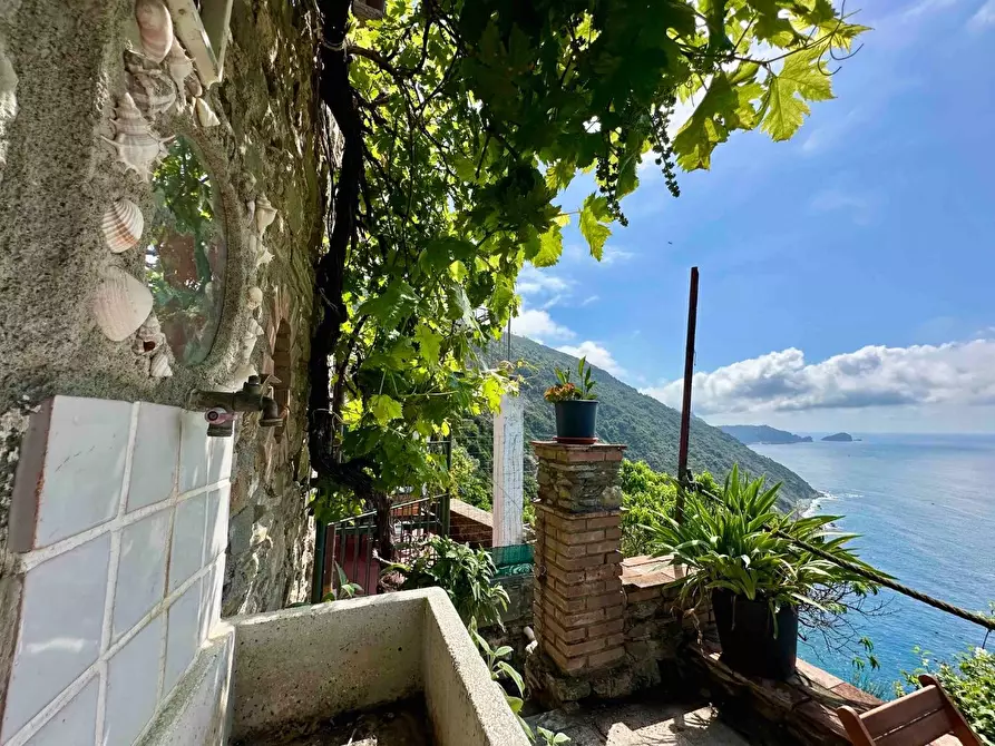 Immagine 10 di Villetta a schiera in vendita  a La Spezia