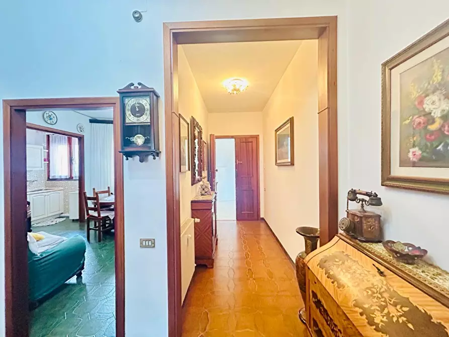 Immagine 11 di Appartamento in vendita  a Empoli