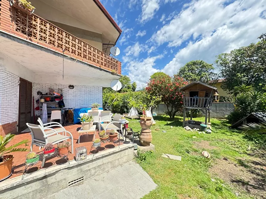 Immagine 3 di Casa indipendente in vendita  a Forte Dei Marmi