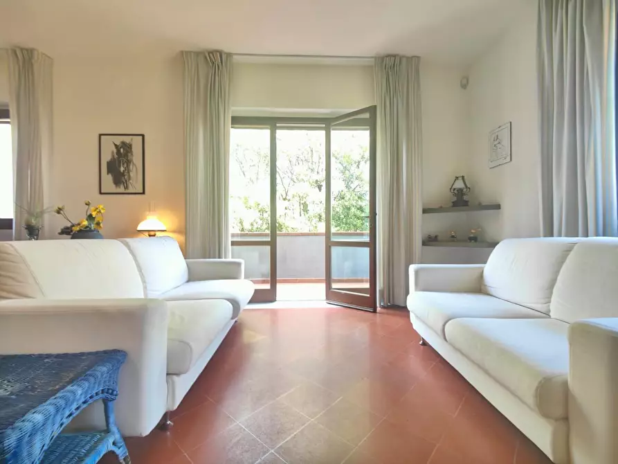 Immagine 1 di Appartamento in affitto  a Viareggio