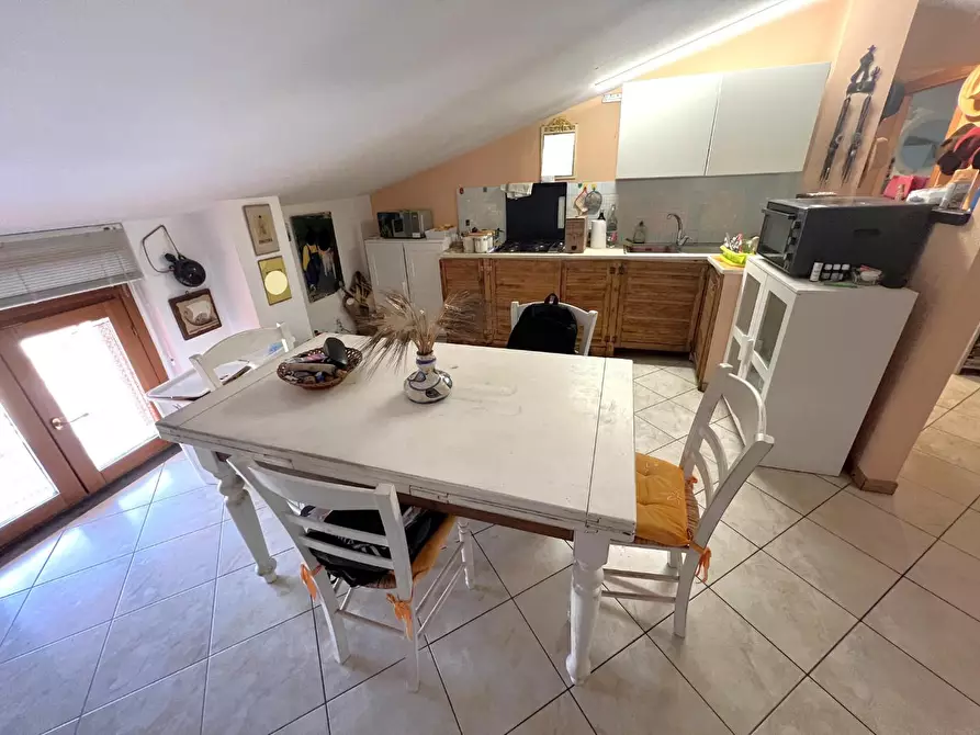 Immagine 7 di Mansarda in vendita  a Cascina