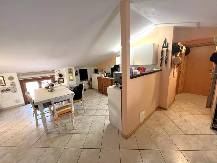 Immagine 5 di Mansarda in vendita  a Cascina