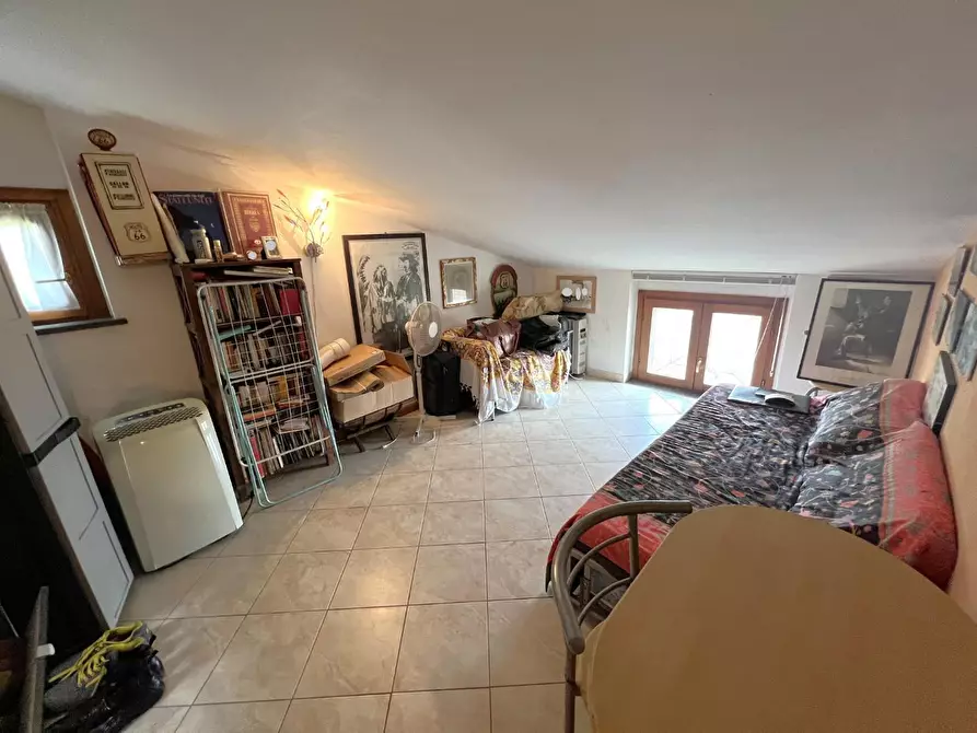 Immagine 11 di Mansarda in vendita  a Cascina
