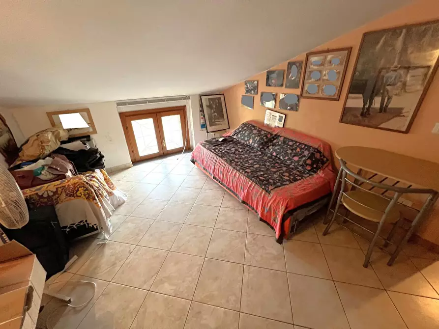 Immagine 12 di Mansarda in vendita  a Cascina