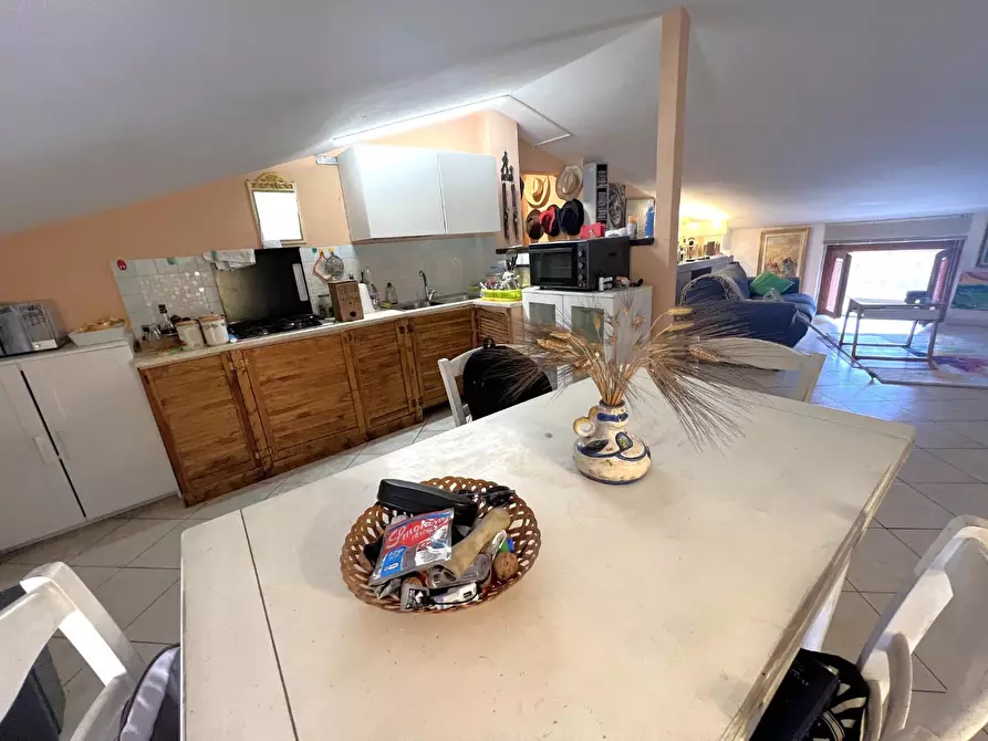 Immagine 8 di Mansarda in vendita  a Cascina