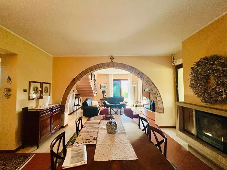 Immagine 9 di Villa in vendita  a San Miniato