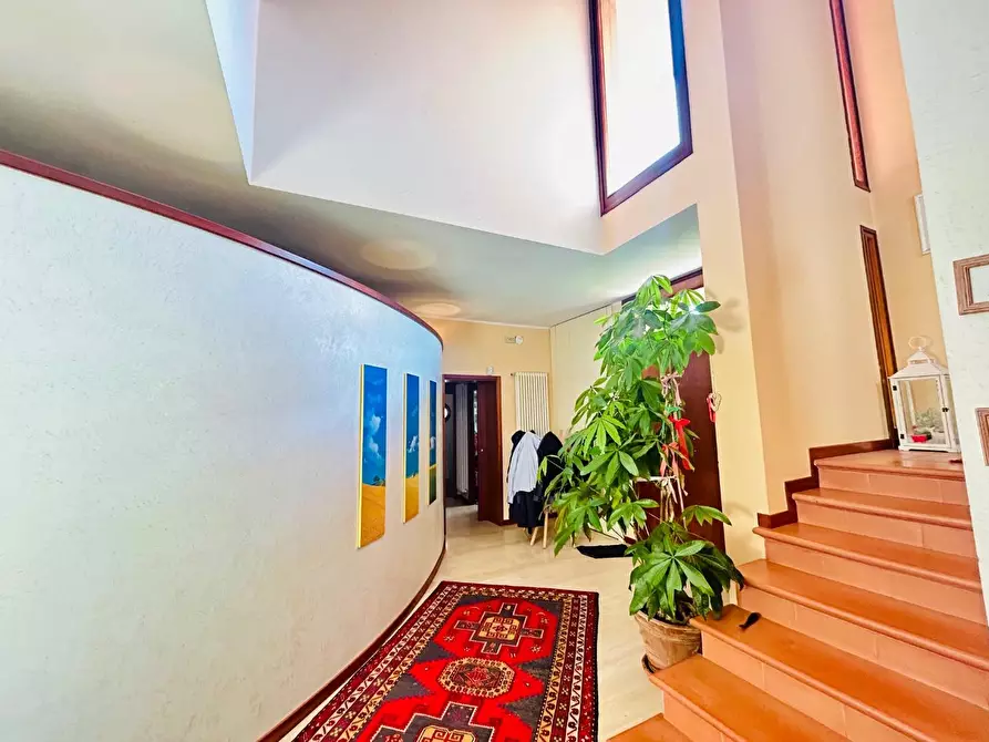 Immagine 11 di Villa in vendita  a San Miniato