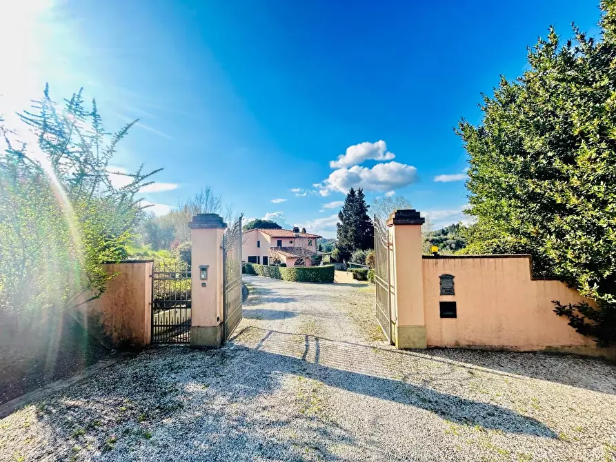 Immagine 25 di Villa in vendita  a San Miniato