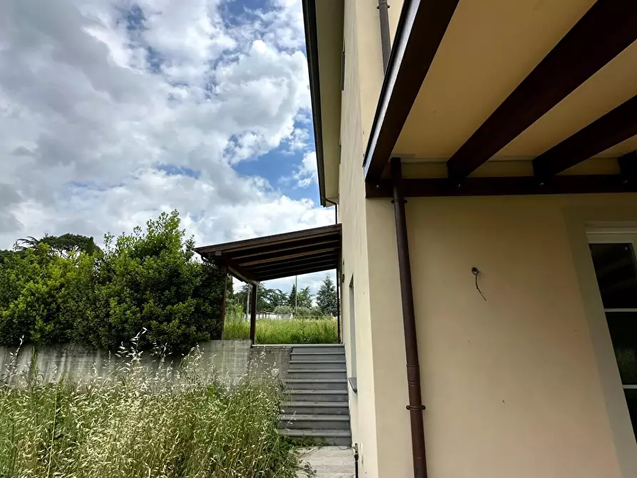 Immagine 37 di Villa in vendita  a Capannori