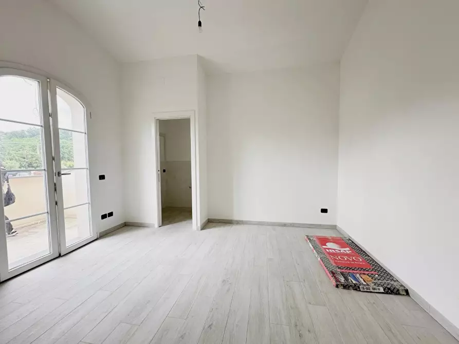 Immagine 15 di Villa in vendita  a Capannori