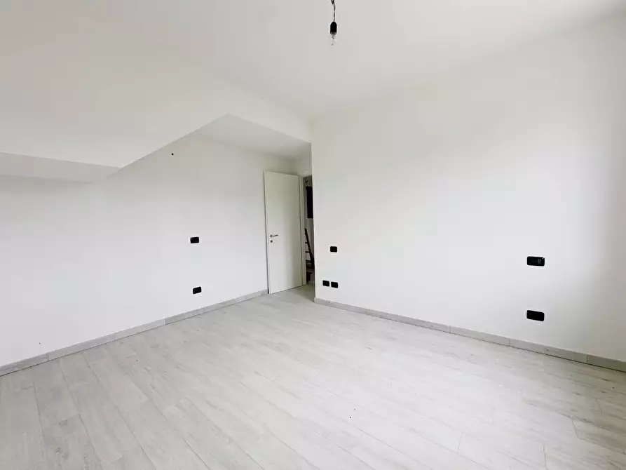 Immagine 9 di Villa in vendita  a Capannori