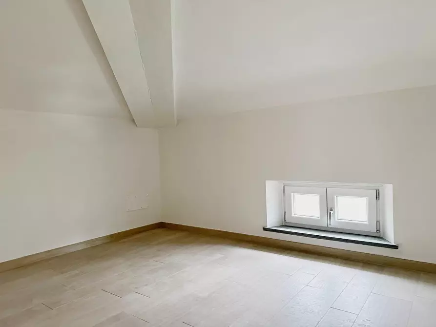 Immagine 23 di Villa in vendita  a Capannori