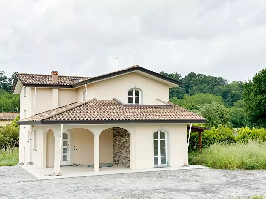 Immagine 35 di Villa in vendita  a Capannori