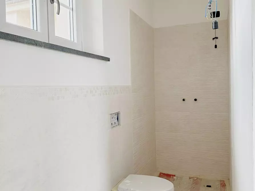 Immagine 18 di Villa in vendita  a Capannori